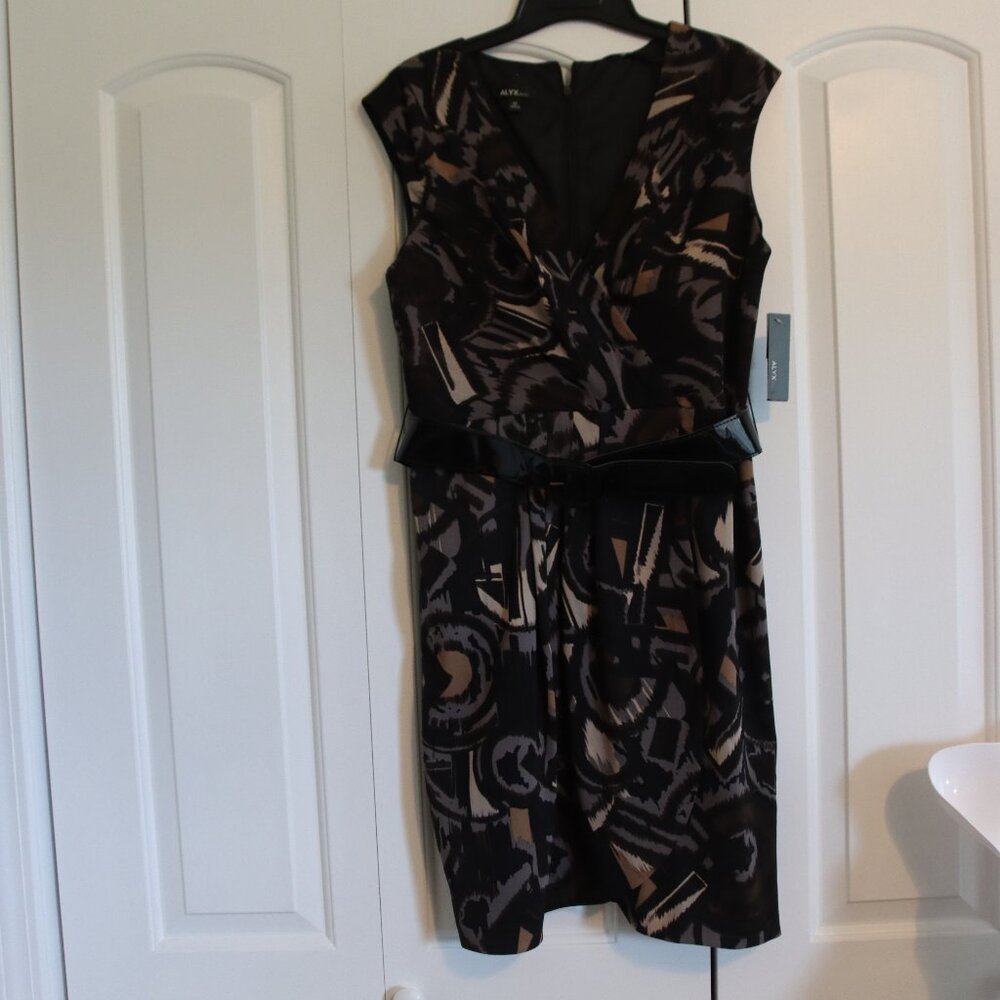 NWT Alyx Dress Size 14 Belt included Deep V-Neck Abstract Pattern Sleeveless